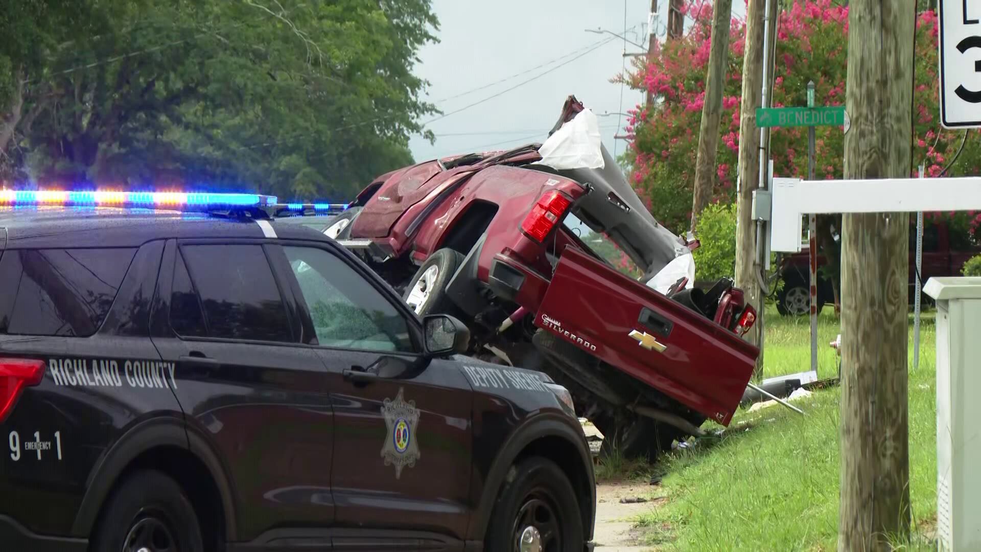 LIVE: Crews at scene of Columbia-area crash