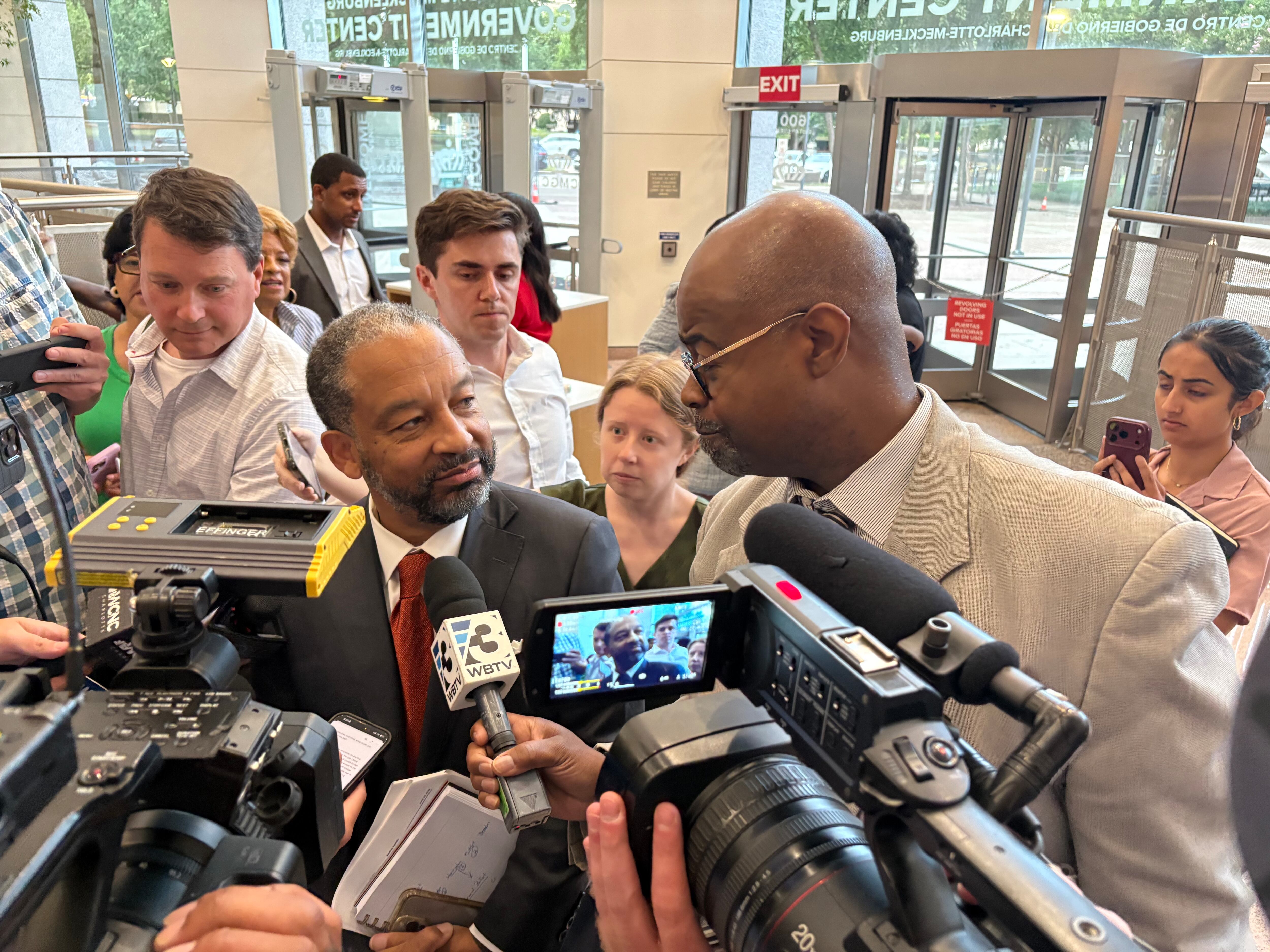 Charlotte City Council announces interim mayor to replace Vi Lyles