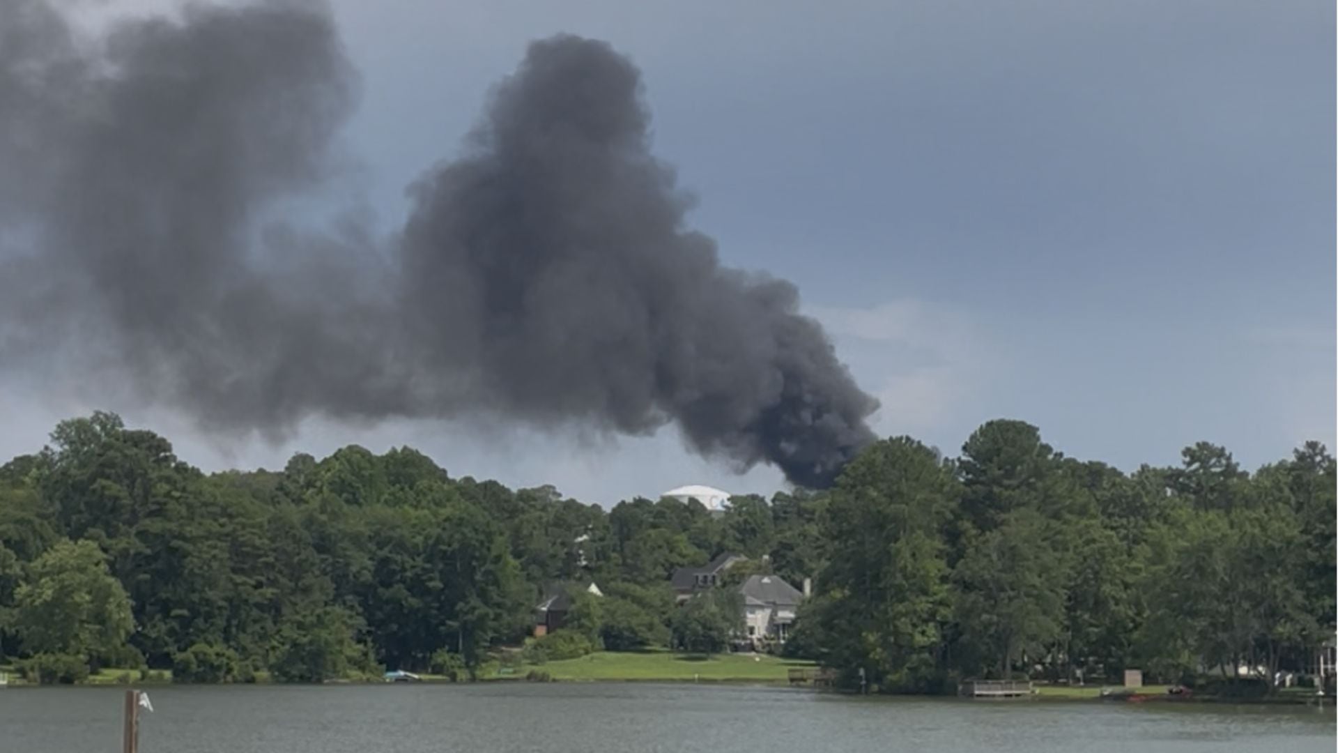 Crews respond to 2-alarm fire in Northeast Columbia