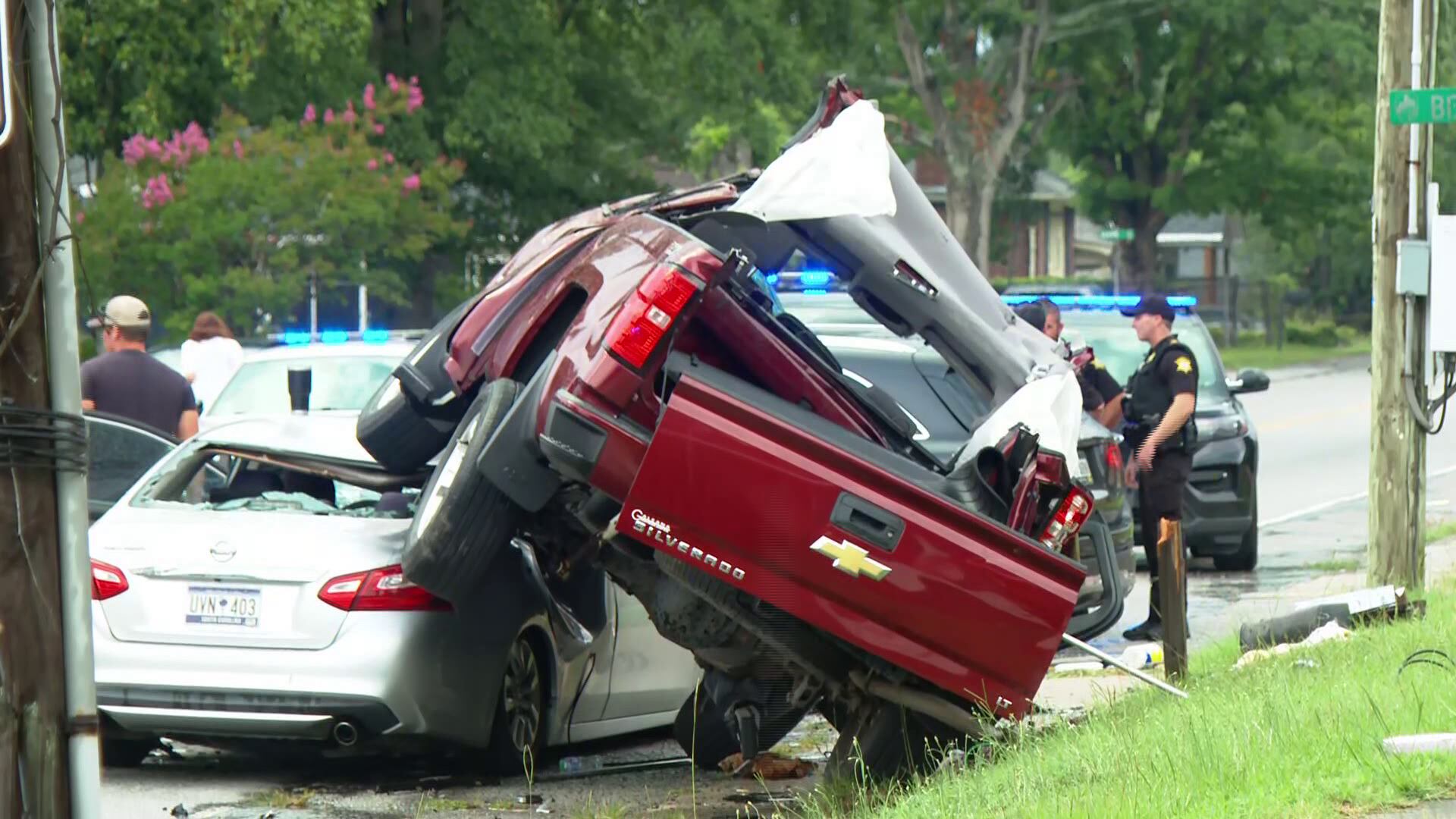 FIRST ALERT: 3 hurt after chase ends in Columbia-area crash