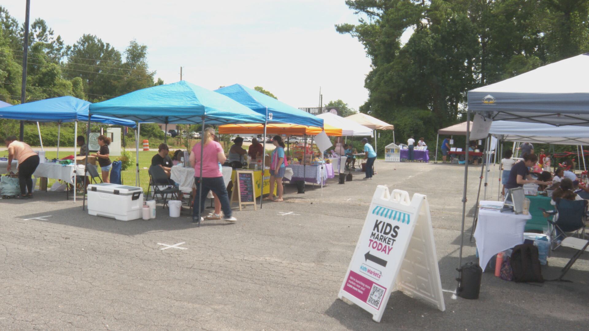 Young entrepreneurs showcase businesses at Lexington kids market