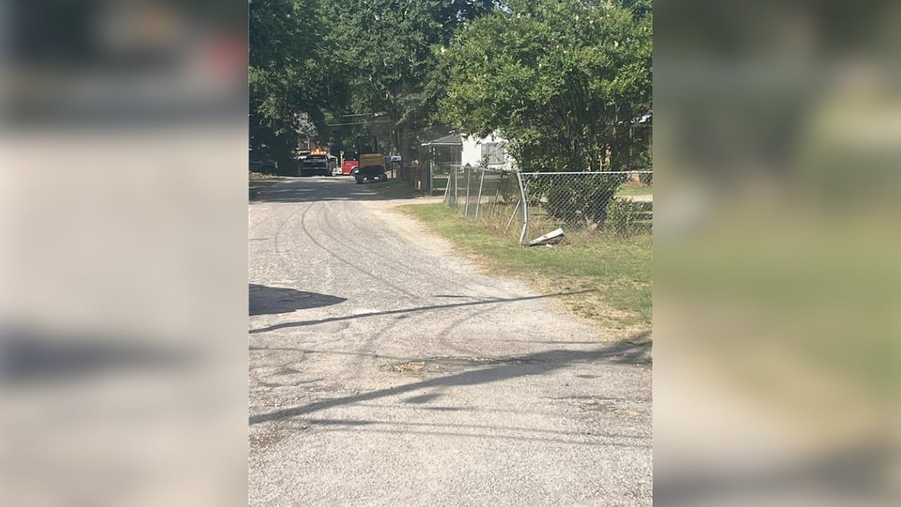 Ruptured gas line causes evacuations in Lee County