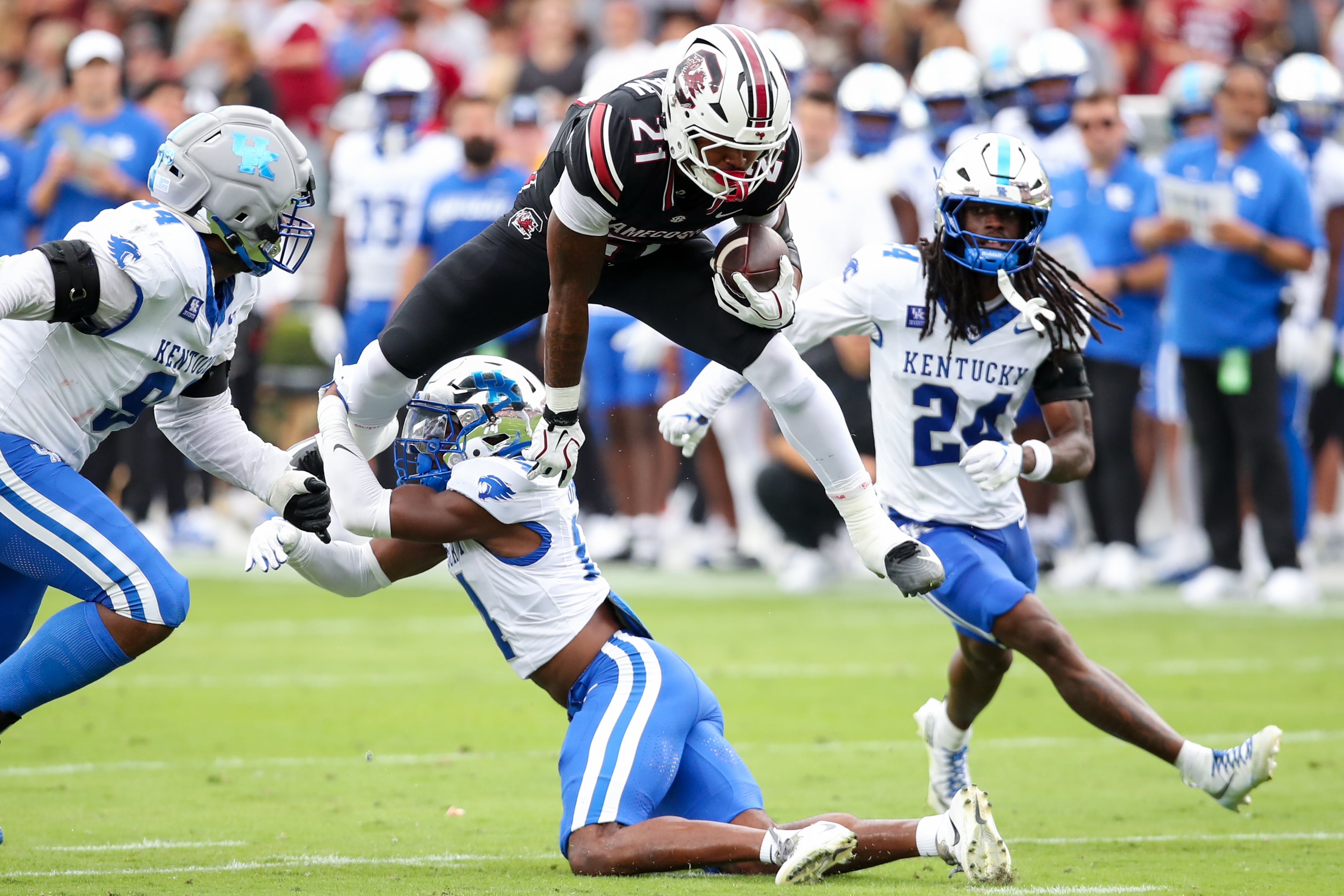 No. 24 Kentucky Edges South Carolina 35-34 in Overtime Thriller