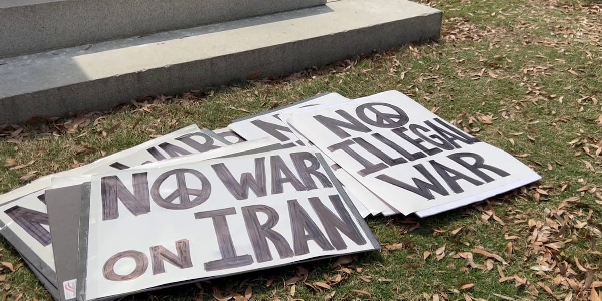 SC citizens take to the State House in protest of Iran War