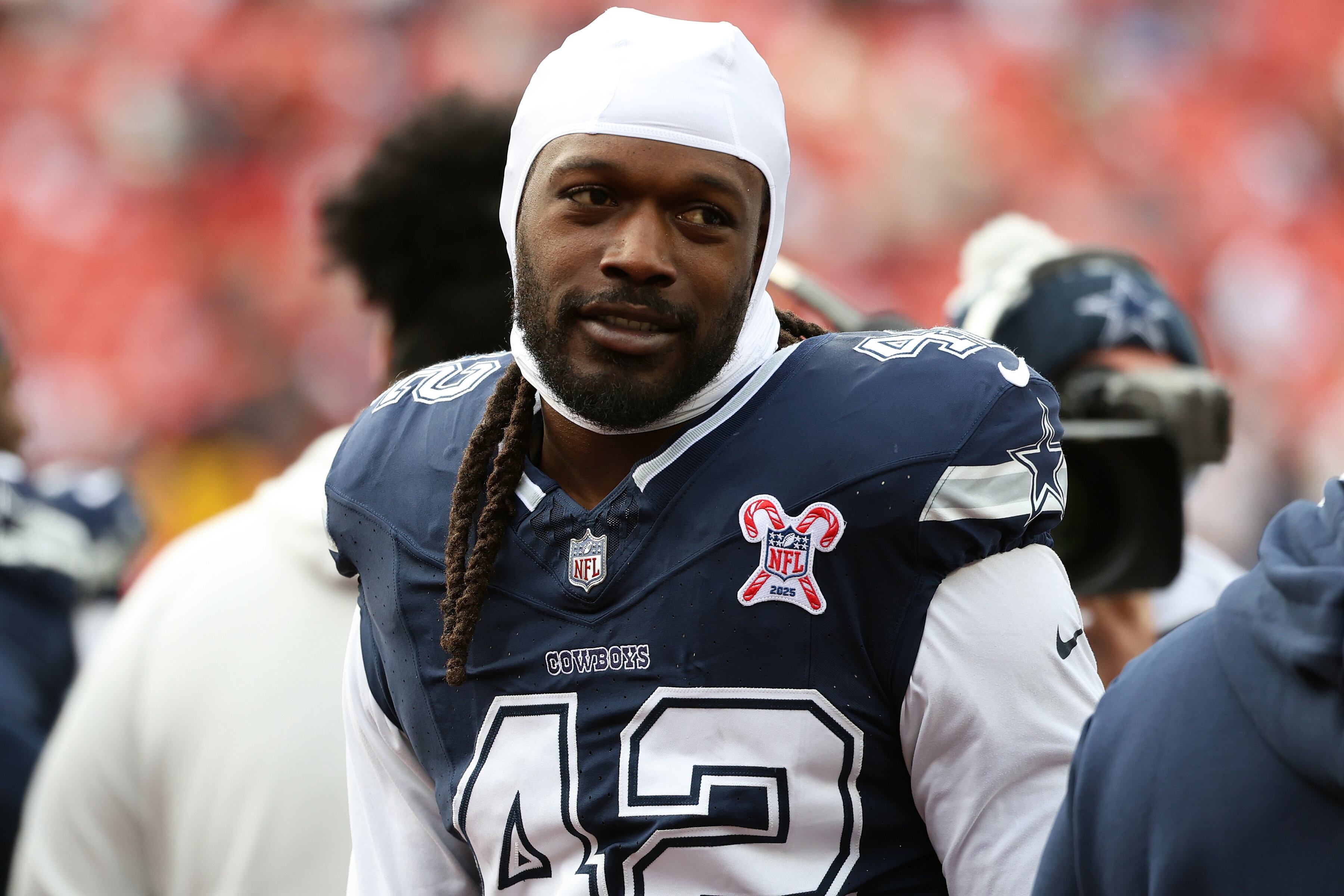Former South Carolina Gamecock Jadeveon Clowney is going back to Houston , per reports