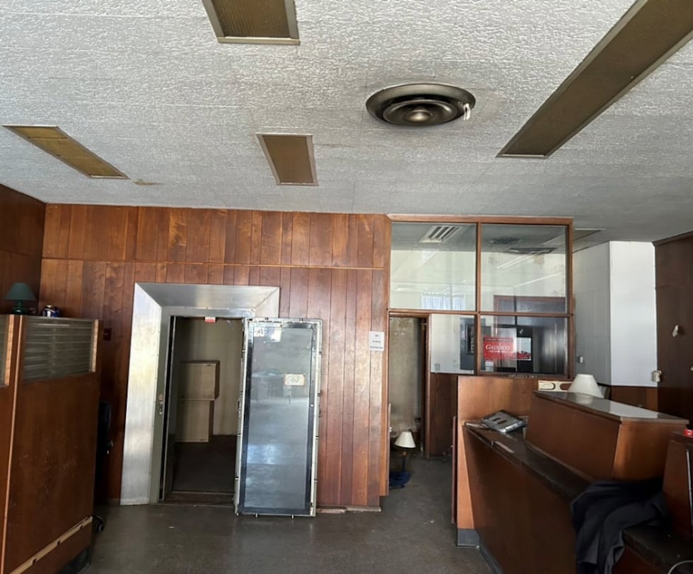 Whitmire gets a bank back after more than two years without in-person financial services