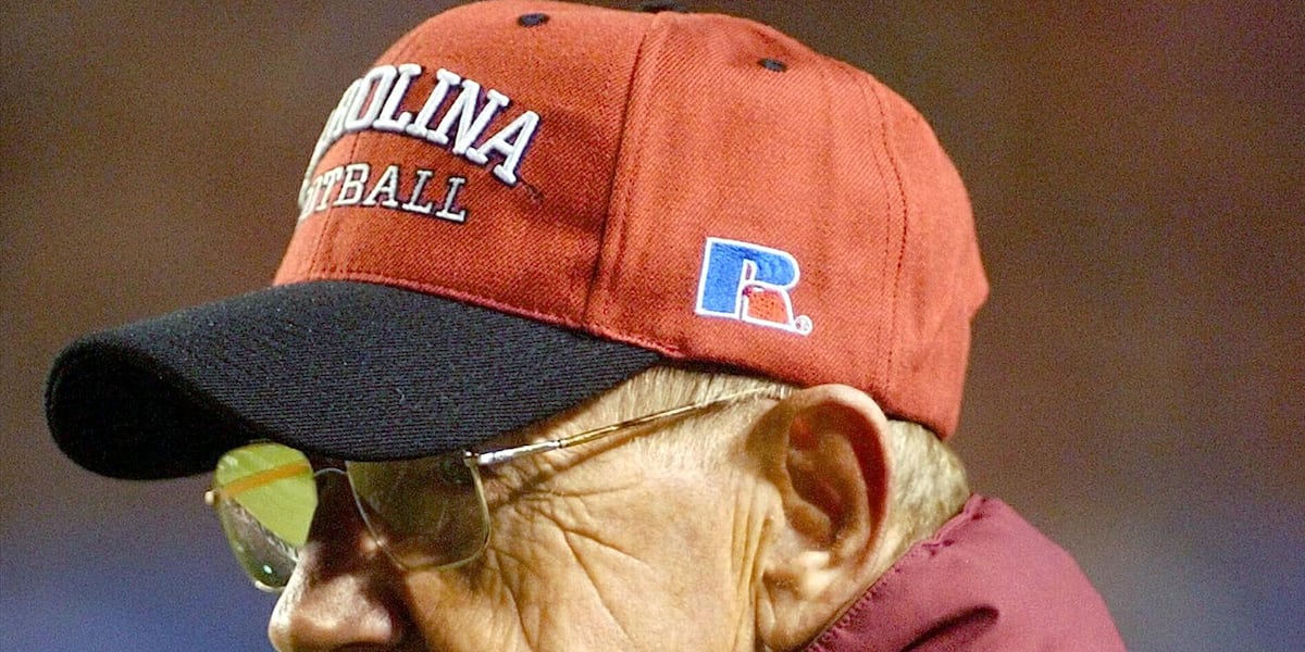 Reports: Former USC football coach Lou Holtz enters hospice care