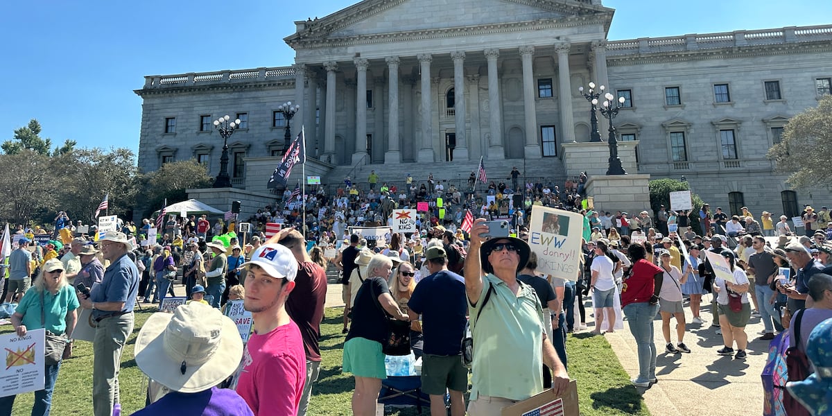 Anti-Trump 'No Kings' Rallies Held Nationwide Amid Government Shutdown