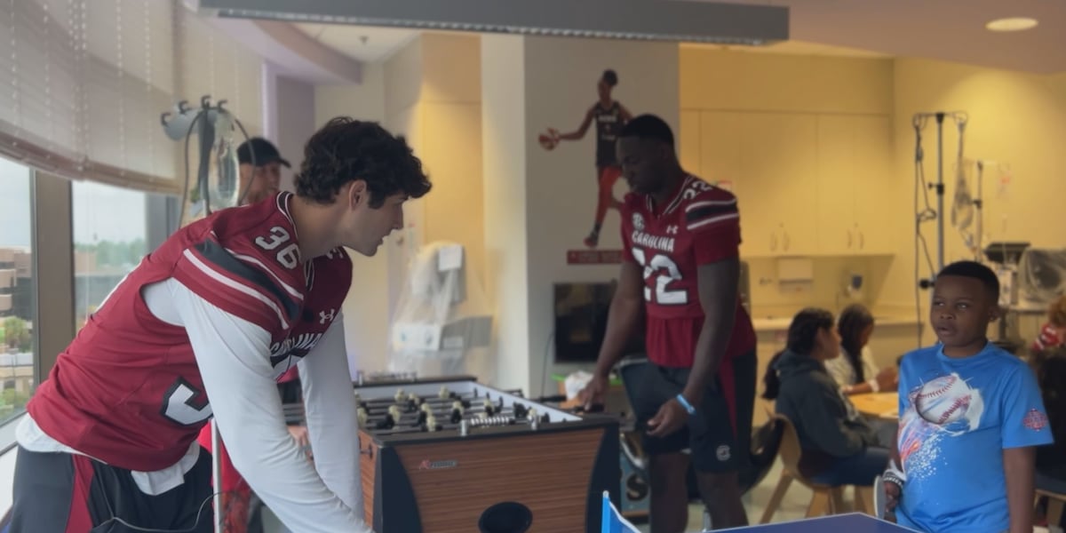 Gamecock football players spend the morning with kids at Prisma Health Children’s Hospital-Midlands Gamecock football players spend the morning with kids at Prisma Health Children’s Hospital-Midlands
