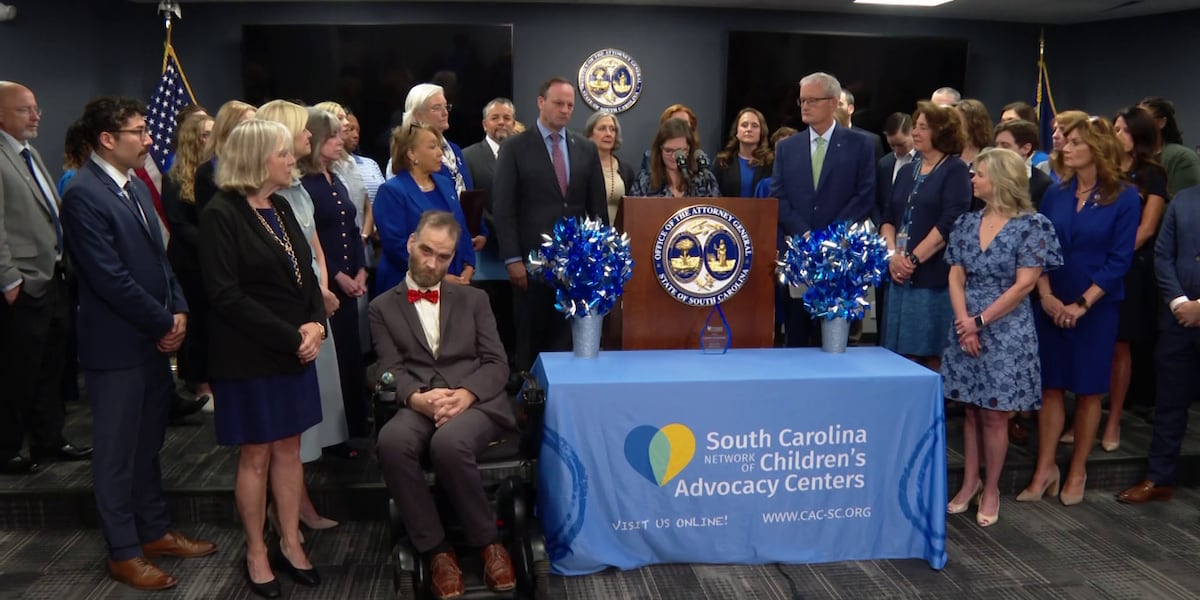 State leaders, advocates gather at State House to highlight fight against child abuse in SC State leaders and advocates gathered at the South Carolina State House Wednesday to highlight the ongoing fight against child abuse in the state. Published : Apr. 2, 2026 at 4:18 AM CEST | Updated : moments ago